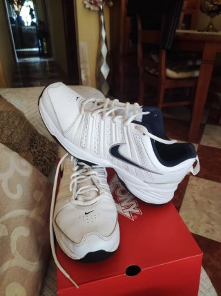 Tenis Nike Hombre Blancos y Negros