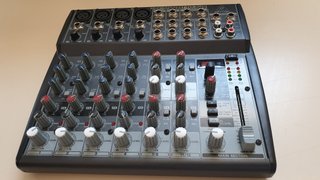 Mesa de Mezclas Behringer Xenyx 1202FX