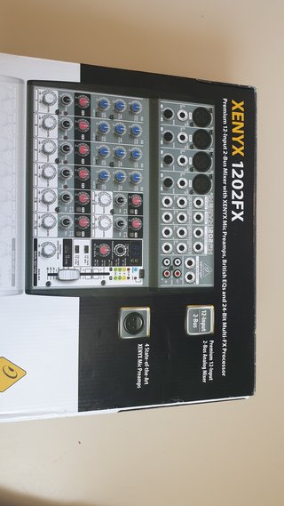 Mesa de Mezclas Behringer Xenyx 1202FX