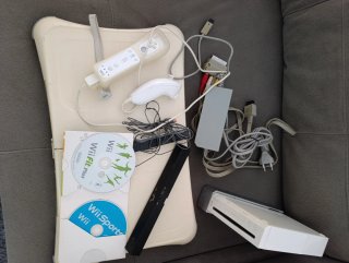 Consola Nintendo Wii + Accesorios y Juegos