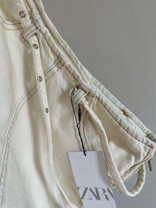 Falda midi Zara blanca con cinturon