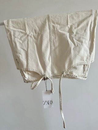 Falda midi Zara blanca con cinturon