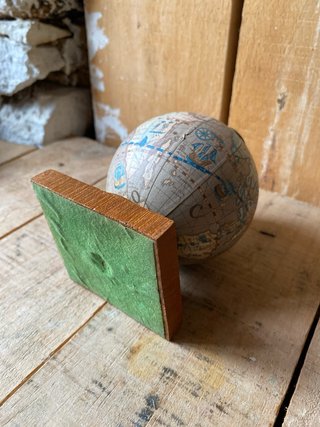 Portalápices globo terráqueo vintage