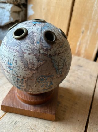 Portalápices globo terráqueo vintage