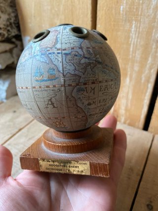 Portalápices globo terráqueo vintage