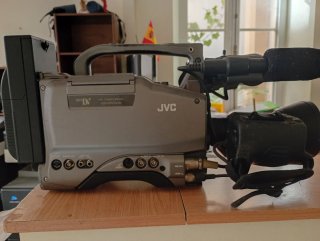 Cámara profesional JVC GY-DV500