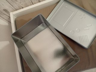 Caja Metálica Almacenaje Gameboy