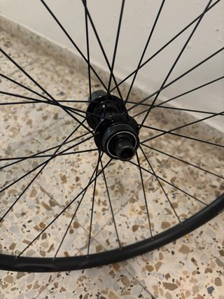 Llantas Shimano RS gravel