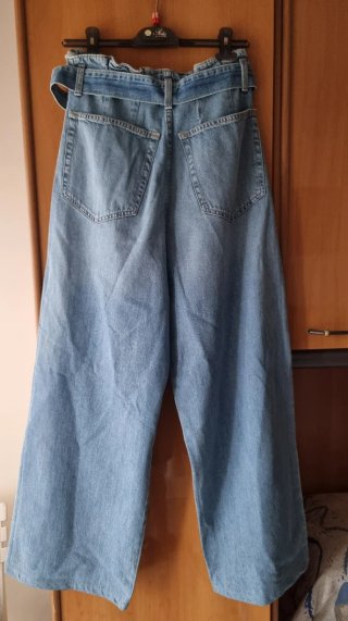 Jeans vita alta con cintura