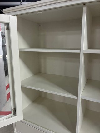 Vitrina Ikea Idannas 2 puertas cristal. Como nueva