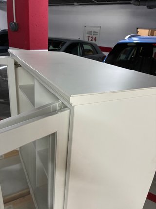 Vitrina Ikea Idannas 2 puertas cristal. Como nueva