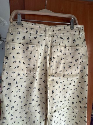 Pantalones Zara flores Talla 42