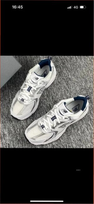 New Balance 530 Plata y Blanco