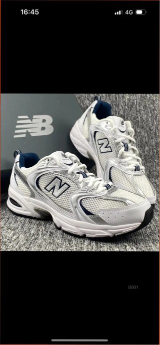New Balance 530 Plata y Blanco