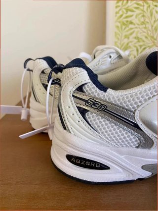 New Balance 530 Plata y Blanco