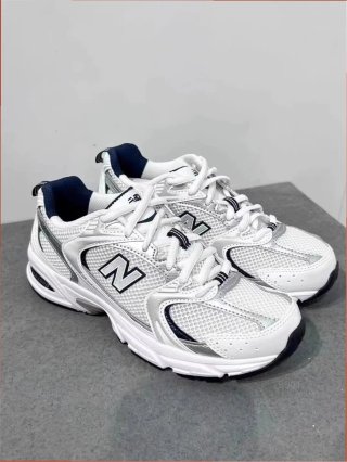 New Balance 530 Plata y Blanco