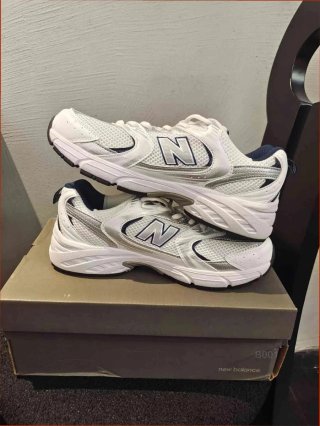 New Balance 530 Plata y Blanco