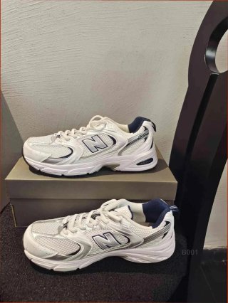 New Balance 530 Plata y Blanco