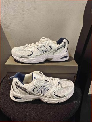 New Balance 530 Plata y Blanco