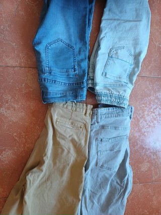 Pantalones cortos de mezclilla y beige