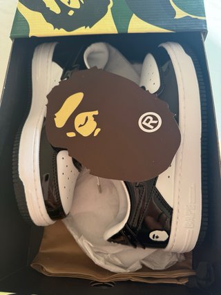 Zapatilla BAPE Negra y Blanca