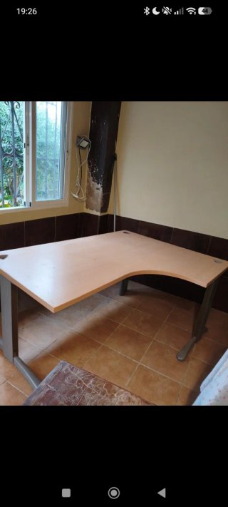 Mesa de escritorio esquinera