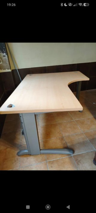 Mesa de escritorio esquinera