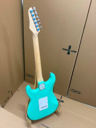 Guitarra Eléctrica Bones California Tipo Strato