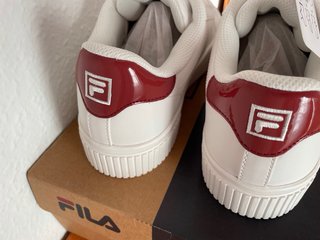 Zapatillas Fila Blancas y Granates T38 Nuevas