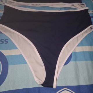 Costume da bagno due pezzi blu e bianco