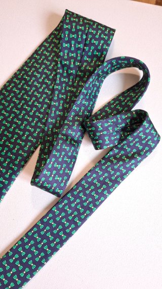 Corbata de seda azul y verde con estampado