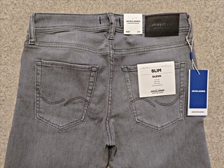 JACK & JONES CON ETIQUETAS