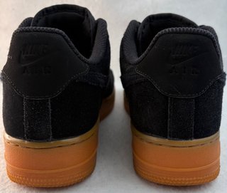 Nike Air Force 1 Negras Goma Marrón