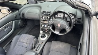 MG TF 2004  descapotable 136cv 04 volante derecha