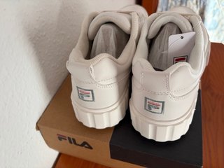 Zapatillas Fila Blancas Talla 37.5 Nuevas