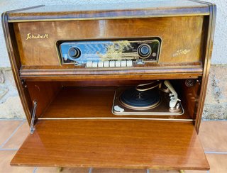Radio Tocadiscos Telefunken Schubert 1956