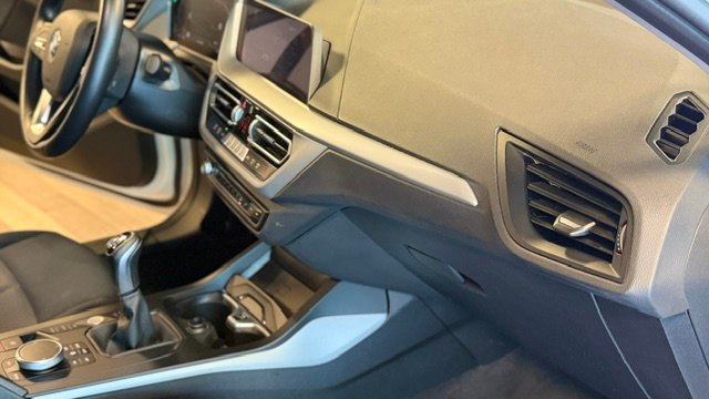 BMW Serie 1 116d (F40) 2023, foto 23