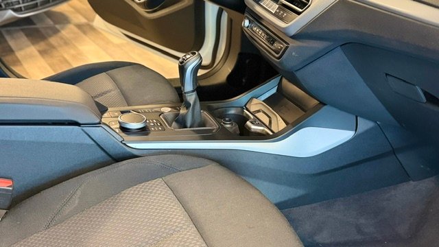 BMW Serie 1 116d (F40) 2023, foto 26