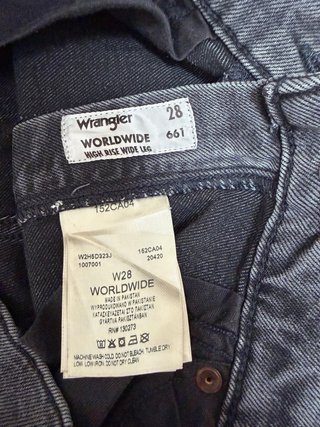 Pantalón vaquero Wrangler pata ancha