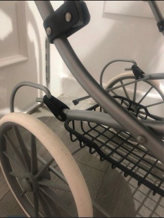 Carro de muñecas clásico azul