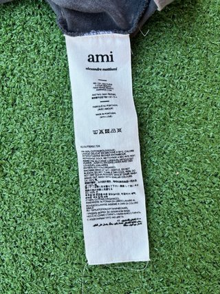 Camiseta AMI Paris gris