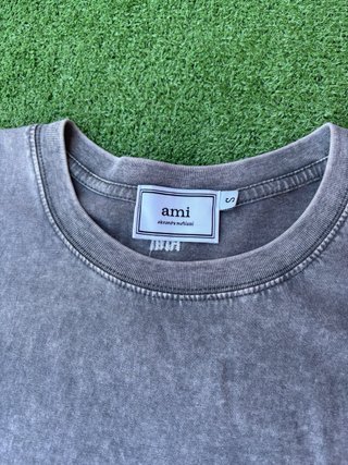 Camiseta AMI Paris gris