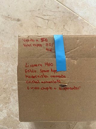 Licorero con vasos y dispensador