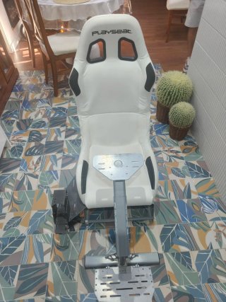 Playseat Evolution bianco*Con supporto cambio in H*