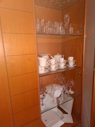 Mueble de salón madera y cristal