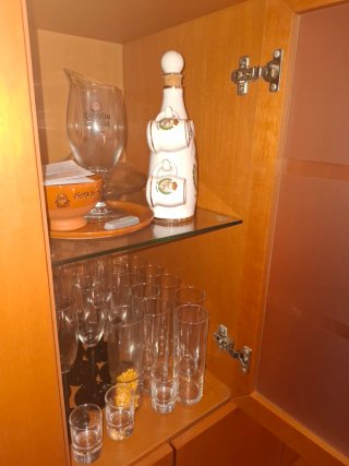 Mueble de salón madera y cristal