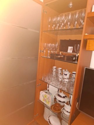 Mueble de salón madera y cristal