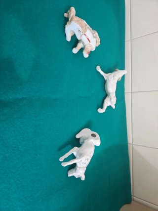 Grupo 3 perros porcelana
