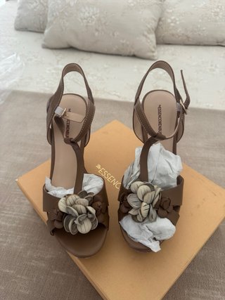 Sandalias cuña nuevas sin estrenar