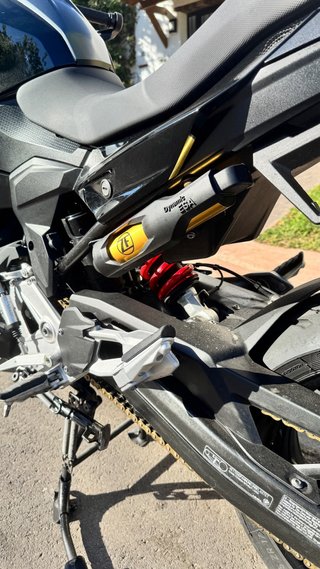 BMW F900 XR Negra